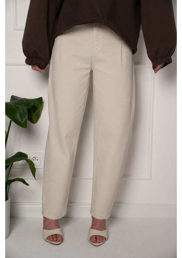 SPODNIE O MODOWYM KROJU BANANA FIT