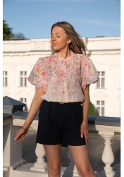BLUZKA GARDENIA W KWIATOWY PRINT Z LEKKIEGO, ZWIEWNEGO MATERIAŁU