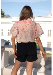 BLUZKA GARDENIA W KWIATOWY PRINT Z LEKKIEGO, ZWIEWNEGO MATERIAŁU