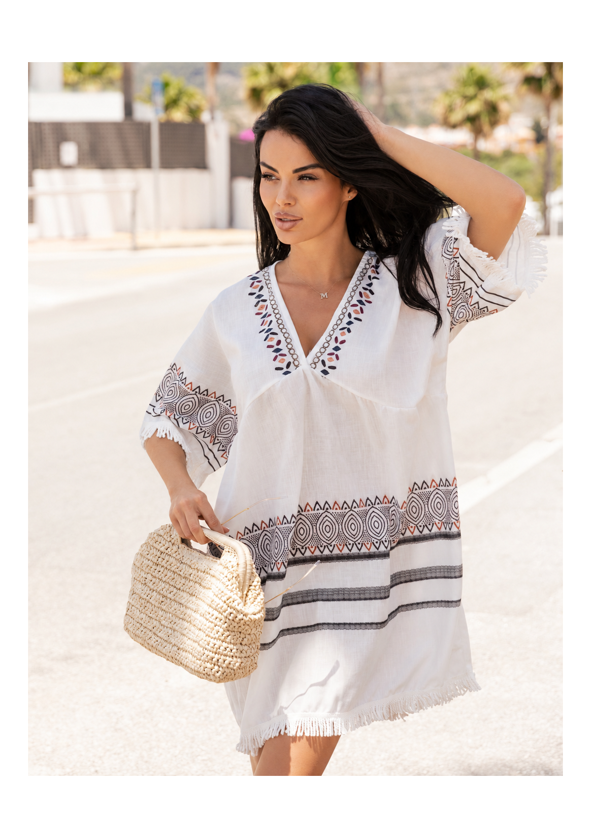 SUKIENKA BOHO Z HAFTOWANYM DEKOLTEM I FRĘDZLAMI – SANTORINI