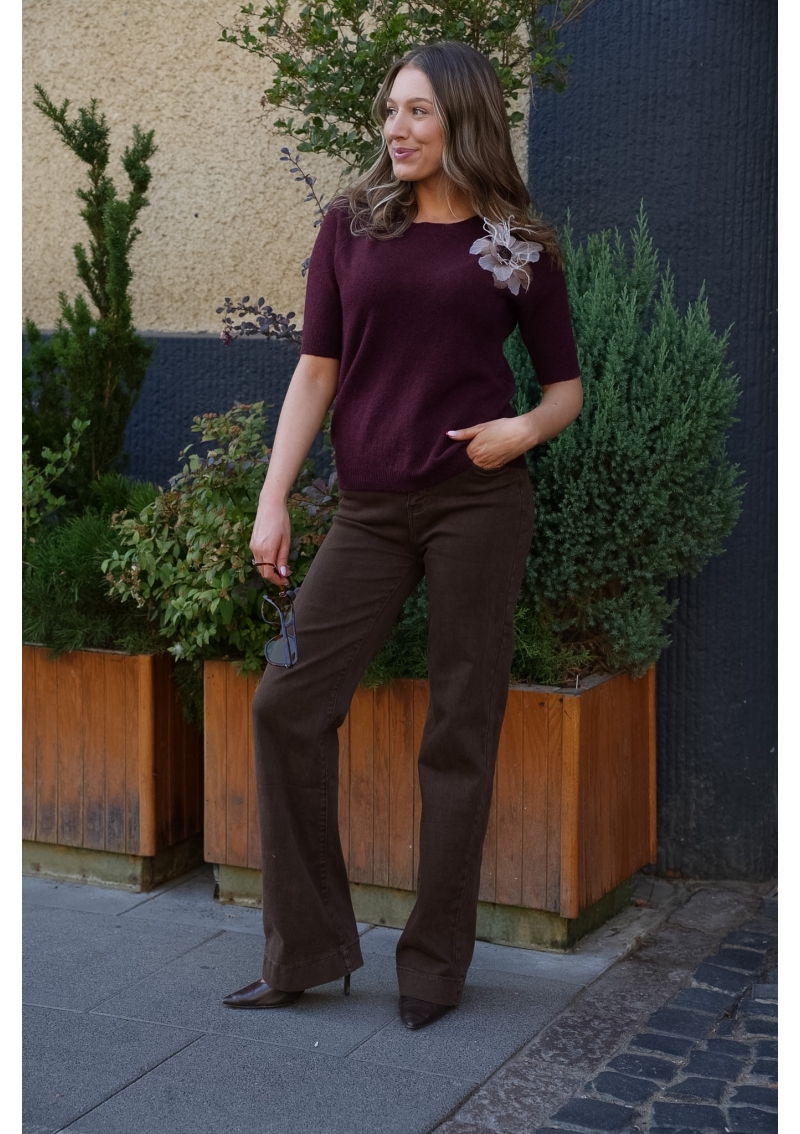 SWETER Z KWIATOWĄ APLIKACJĄ