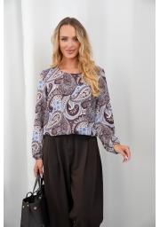 BLUZKA DAMSKA Z DŁUGIM RĘKAWEM I GUMKĄ NA DOLE CZEKOLADOWO-BŁĘKITNY ORNAMENT